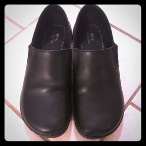 Manila duty work slip-on